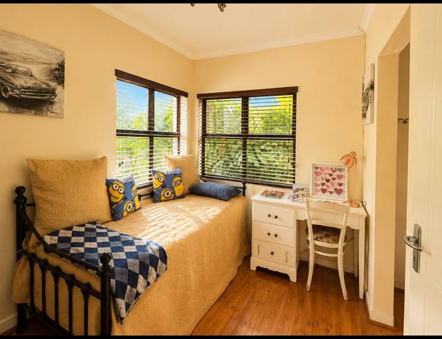 6 BEDROOM HOUSE FOR SALE IN ESSENWOOD